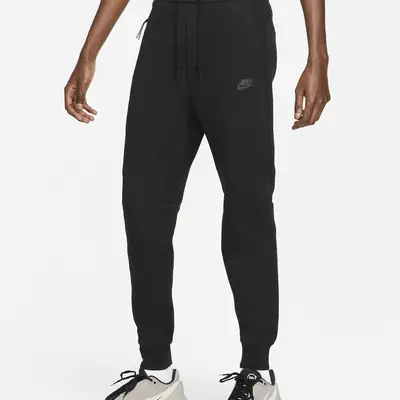 Nike Sportswear Tech Fleece Slim Fit Joggers FB8002-010