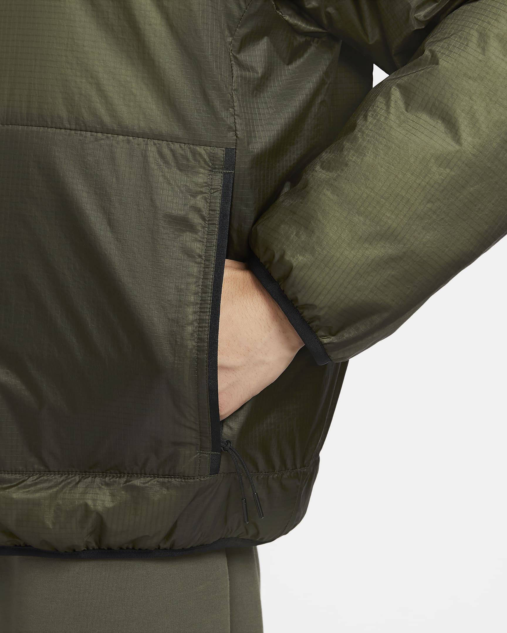 Nike Sportswear Tech Men's Therma-FIT Loose Insulated Jacket.