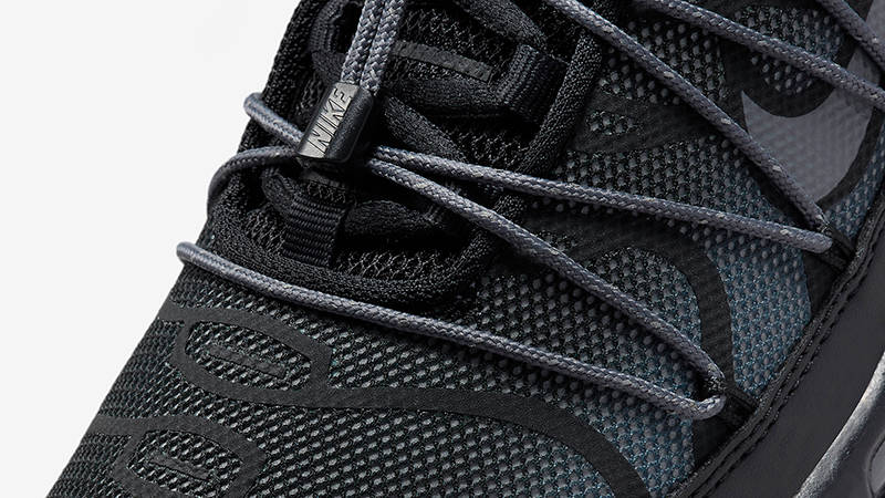Nike TN Air Max Plus Black Metallic Platinum FZ2770-001 Detail