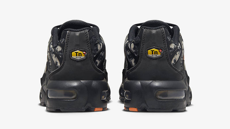 Nike TN Air Max Plus GS Black Orange Camo FV6915-001 Detail 2