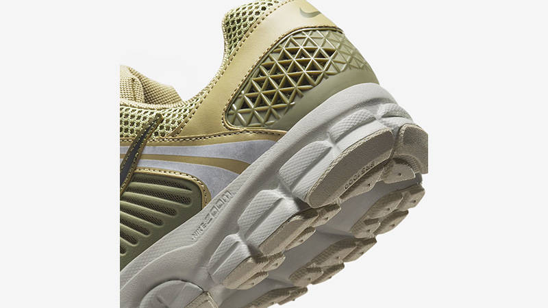 Nike Zoom Vomero 5 Neutral Olive heel