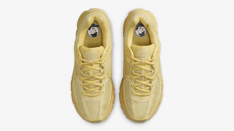 Nike Zoom Vomero 5 Saturn Gold middle