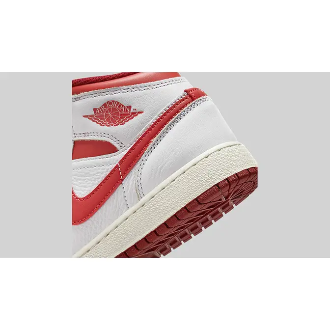 Air Jordan 1 Mid GS Dune Red heel