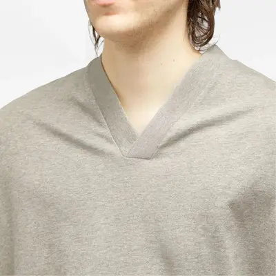 the Linen Short Sleeve Shirt Spring Logo V-Neck T-Shirt Dark Heather Oatmeal Front Closeup