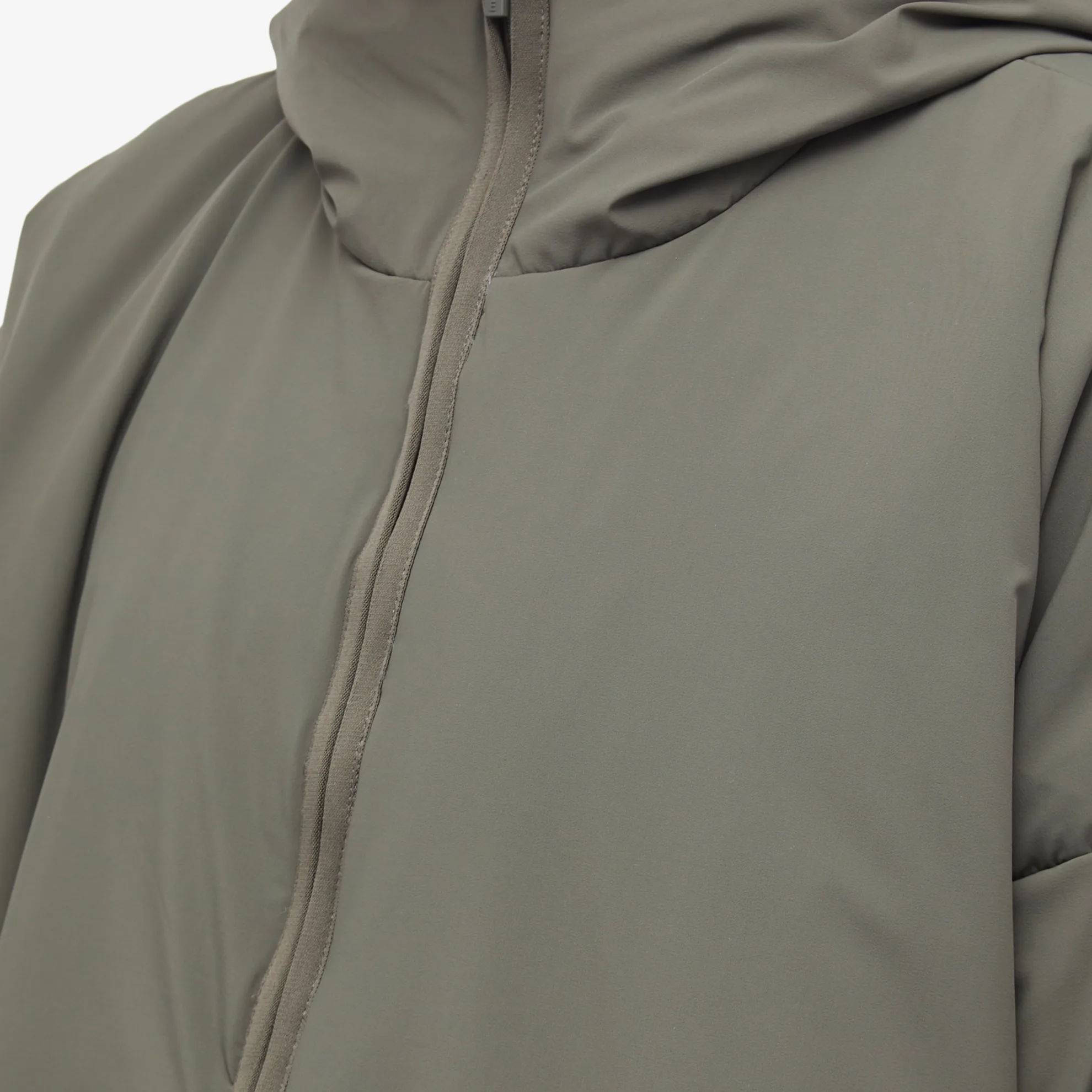 High Quality Fear Of God Essentials Rain popular Jacket