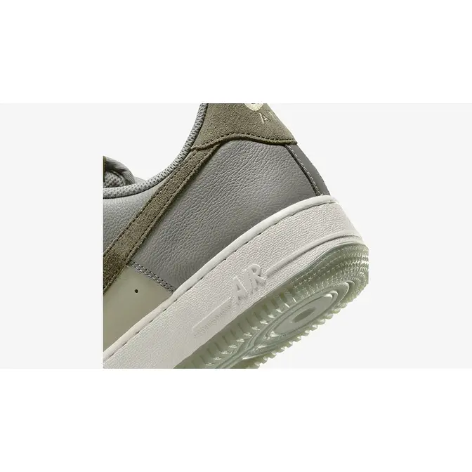 Nike Air Force 1 Low Dark Stucco heel
