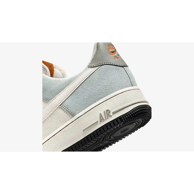 Nike print Air Force 1 Low Pale Ivory heel