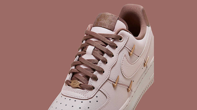 Nike Air Force 1 LX Pink Russet tongue