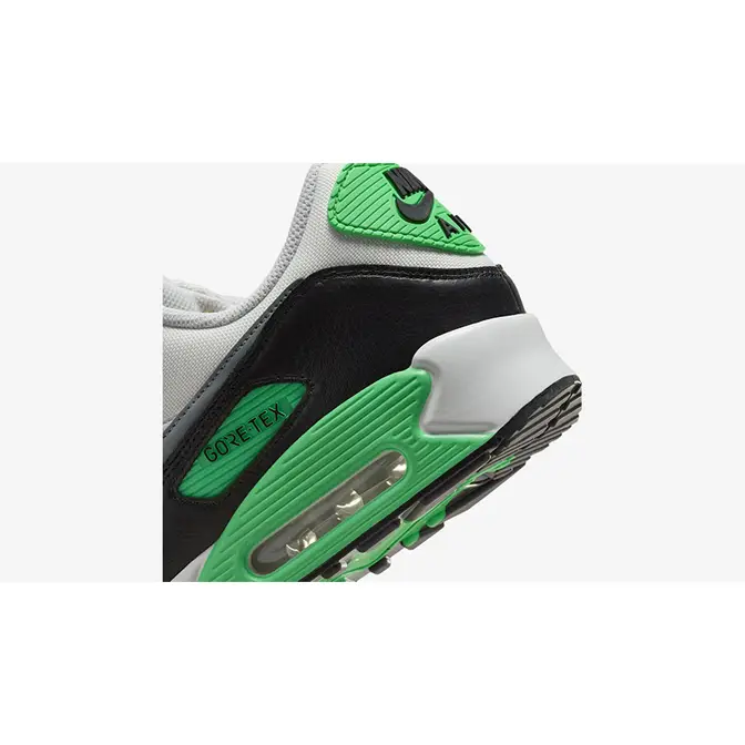 kobe 8 black white cheap Lucky Green heel