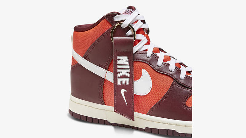 Nike Dunk High Be True To Her School side