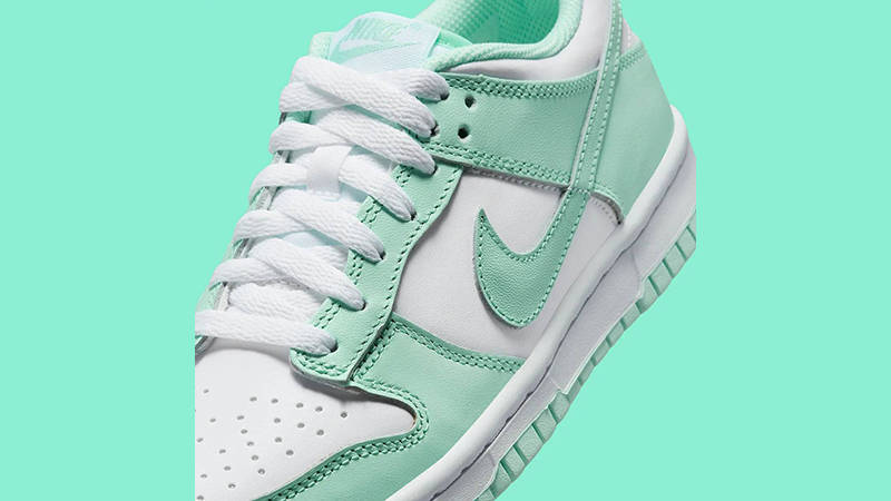 Nike Dunk Low GS Light Green lace box
