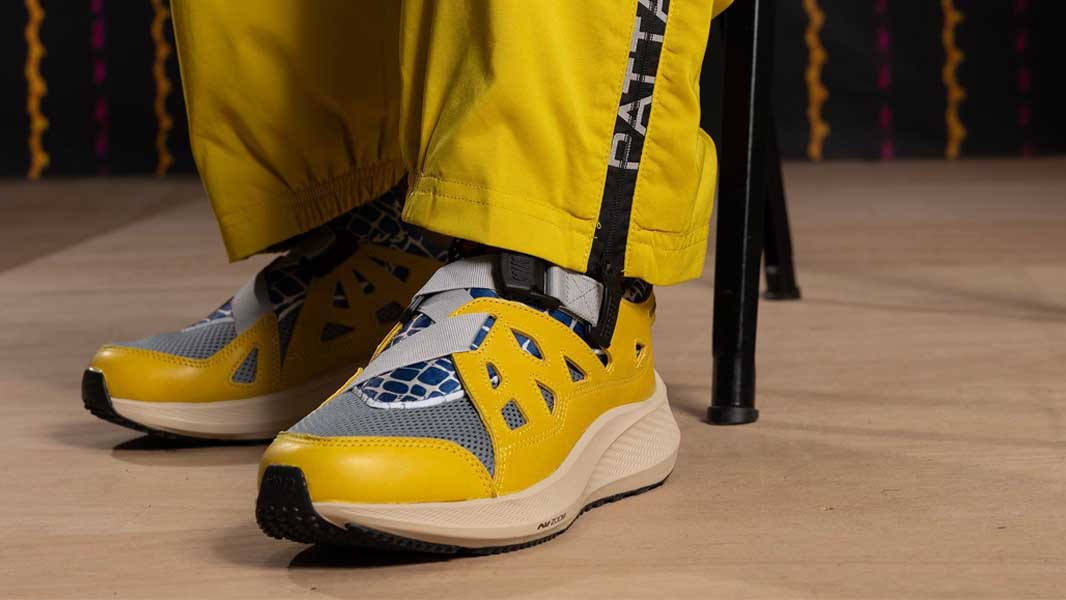 nike huaraches on feet