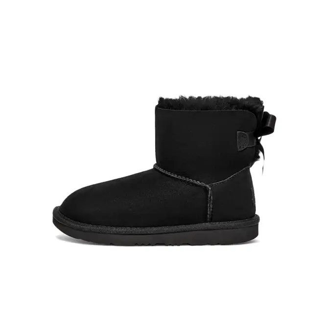 Uggs bow online black