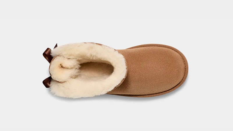 UGG Mini Bailey Bow II Boot Kids Chestnut middle