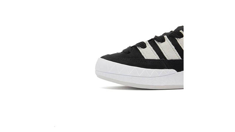 adidas Adimatic Core Black Crystal White toe area