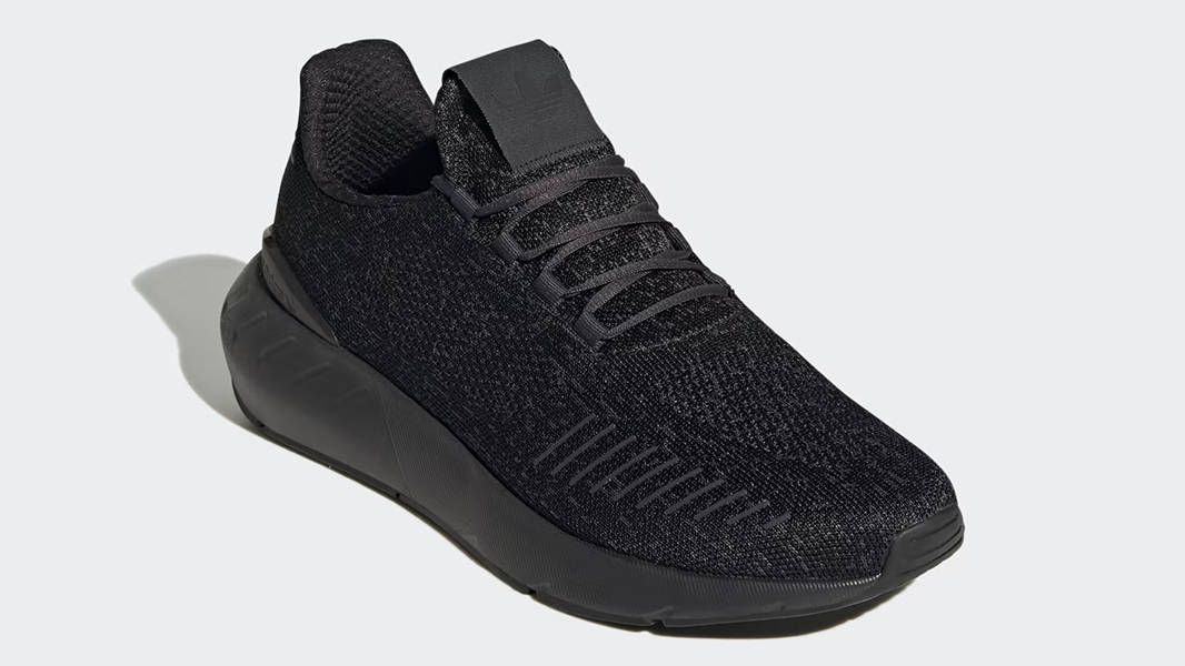 adidas Swift Run 22 Black Carbon GY1940 Side