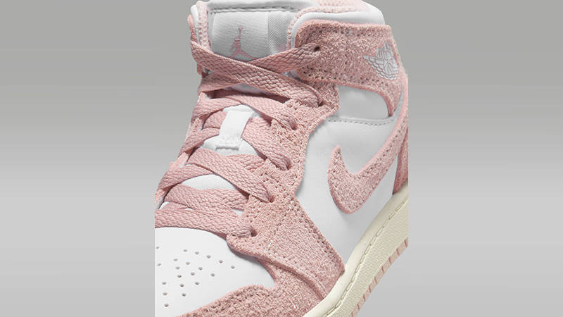 Air Jordan 1 Mid GS Legend Pink tongue