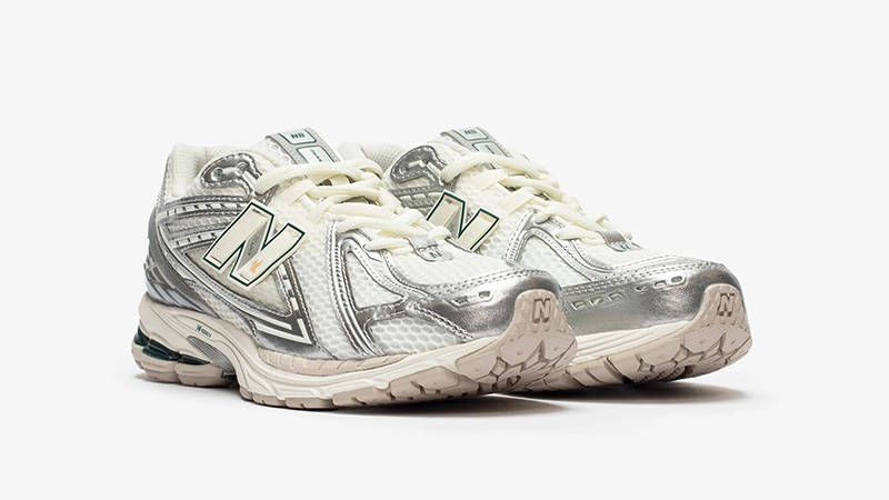 New Balance 1906R Metallic Silver Sea Salt front