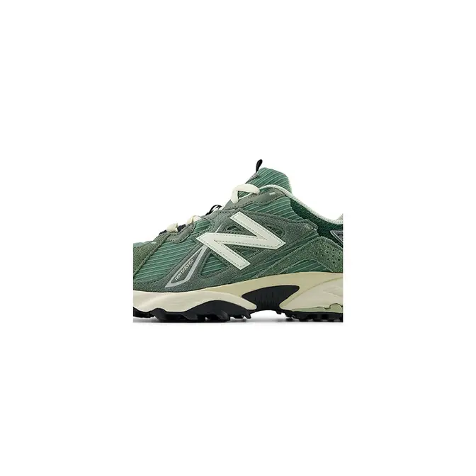 New Balance 610 LNY Green middle