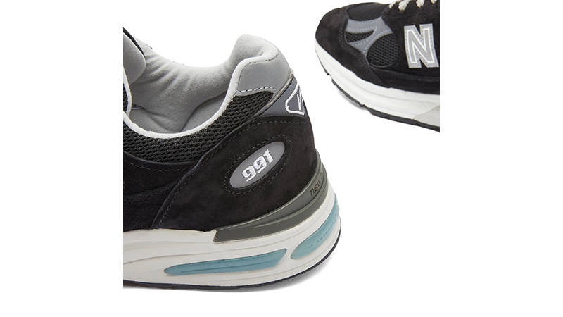 New Balance 991V2 Made in UK Black Grey heel