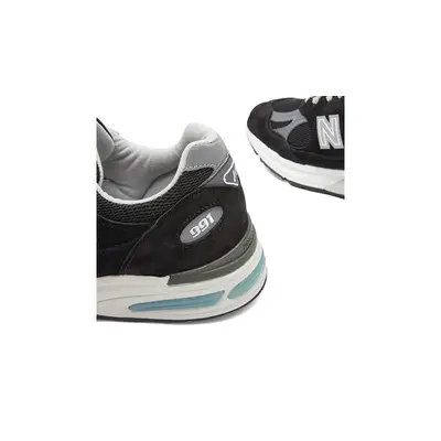 New Balance 991V2 Made in UK Black Grey heel