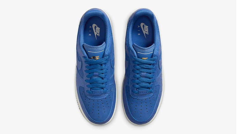 Nike Air Force 1 Low Blue Ostrich middle