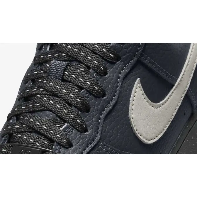 Nike Nike ½ Cent "Cranberry" Low Next Nature Anthracite Top Closeup