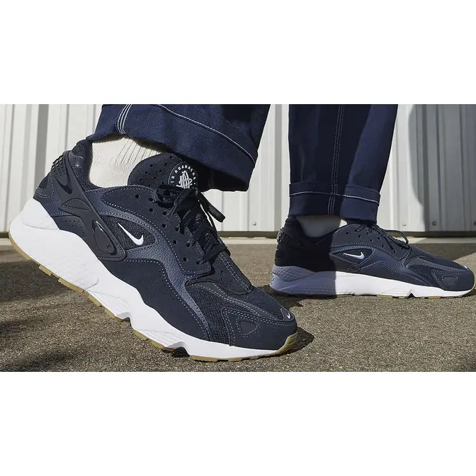 Nike huarache run store ultra on feet