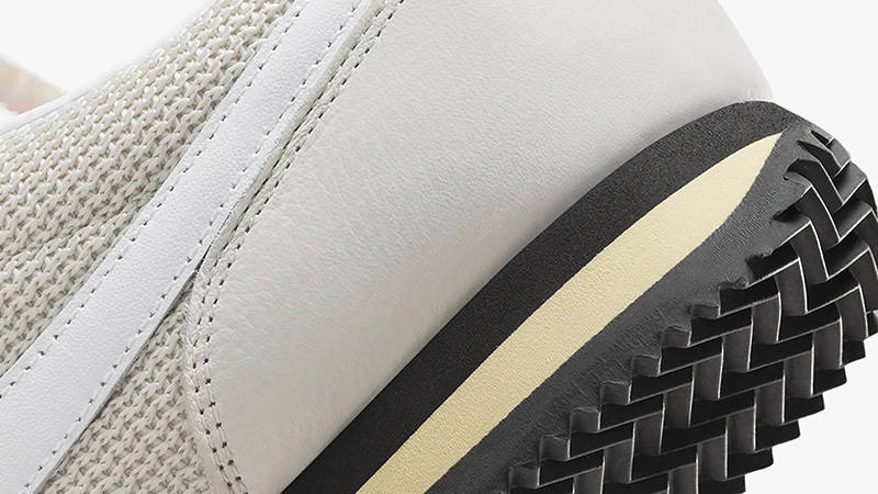 Nike Cortez Light Orewood Brown heel