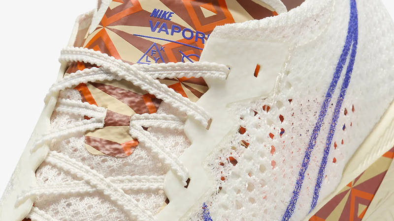 Nike ZoomX Vaporfly 3 Premium Blue Ribbon Sports FQ7676-100 Detail 3