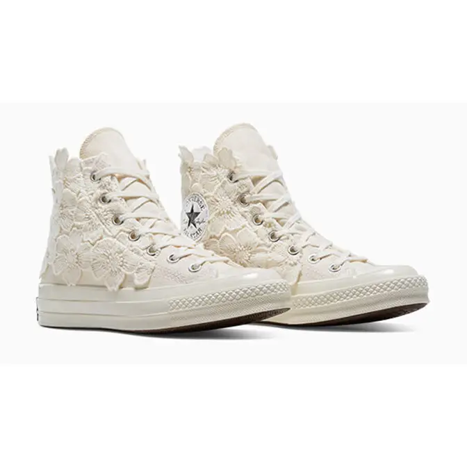 The Comme des Garçons x Converse leather Chuck 70 High in Bright Green Ivory Lace front