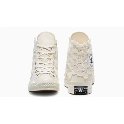 The Comme des Garçons x Converse leather Chuck 70 High in Bright Green Ivory Lace middle