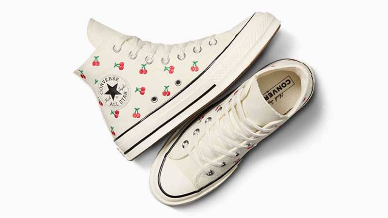 Converse Chuck 70 Cherries Egret Top