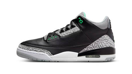Take an Official Look at the Air Jordan 3 "Green Glow" Take an Official Look at the Air Jordan 3 "Green Glow"