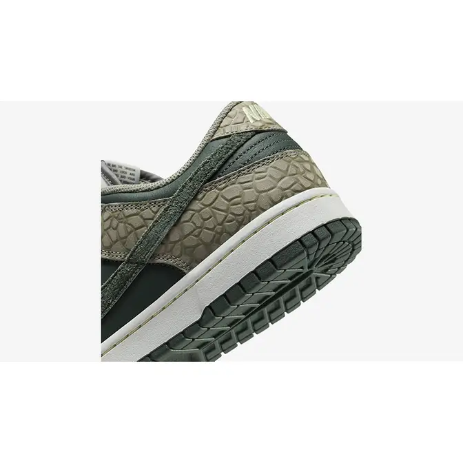Nike Dunk Low Premium “Urban Landscape 2 Dark Stucco heel