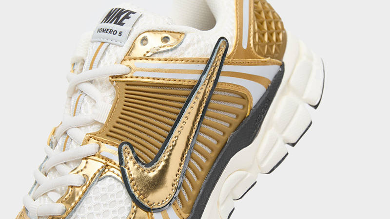Nike Zoom Vomero 5 Metallic Gold HF7723-001 Detail