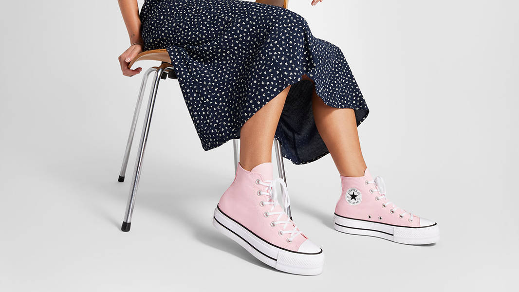 Converse Chuck Taylor Lift Platform Donut Glaze A06507C on feet 2
