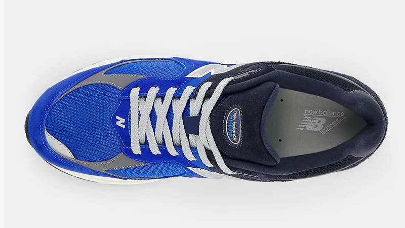 New Balance 2002R Blue Oasis middle