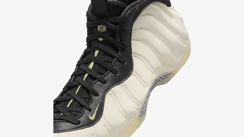 Nike Air Foamposite One Light Orewood Brown tongue