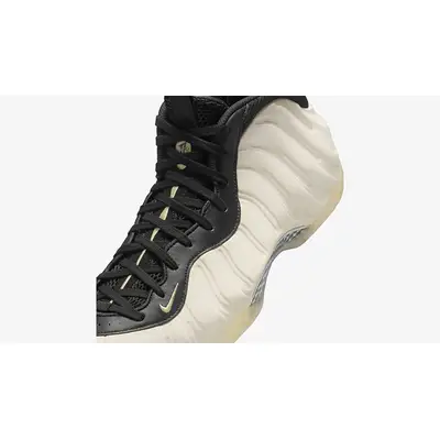 Nike Air Foamposite One Light Orewood Brown tongue