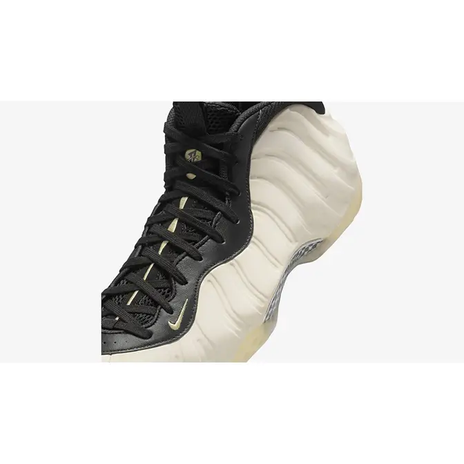 Nike Air Foamposite One Light Orewood Brown tongue