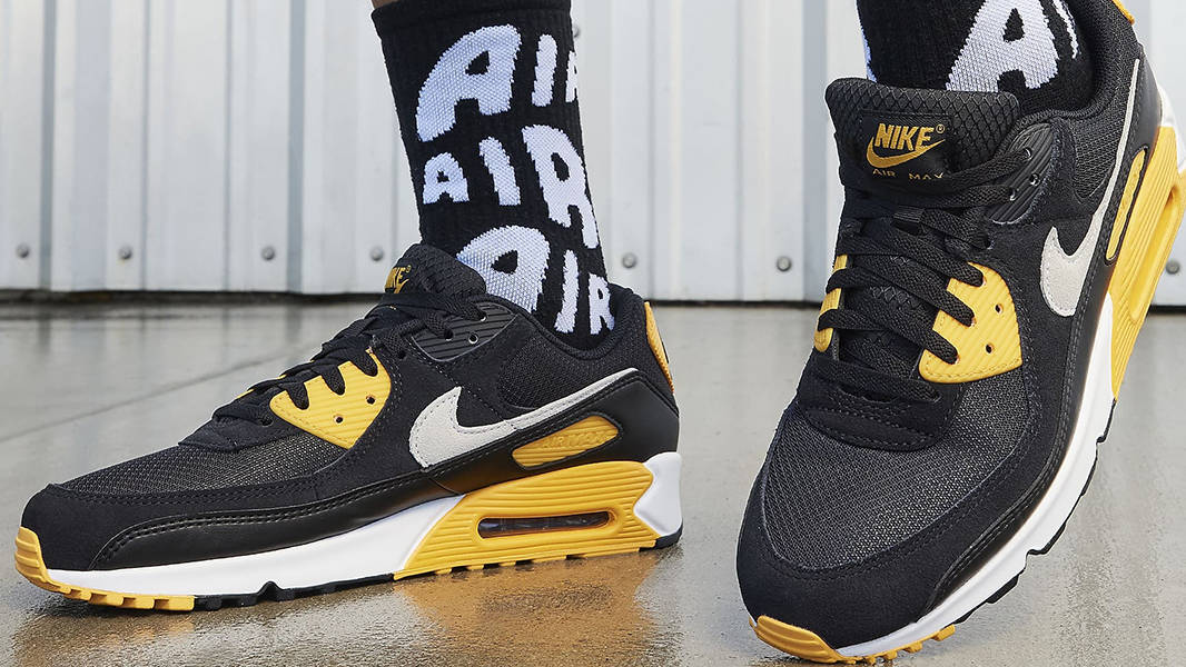 University Gold Nike Air Max Yellow And Black Airmax 270 Air Max