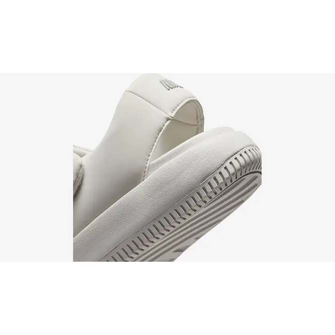 Nike winter Calm Sandal Light Bone heel