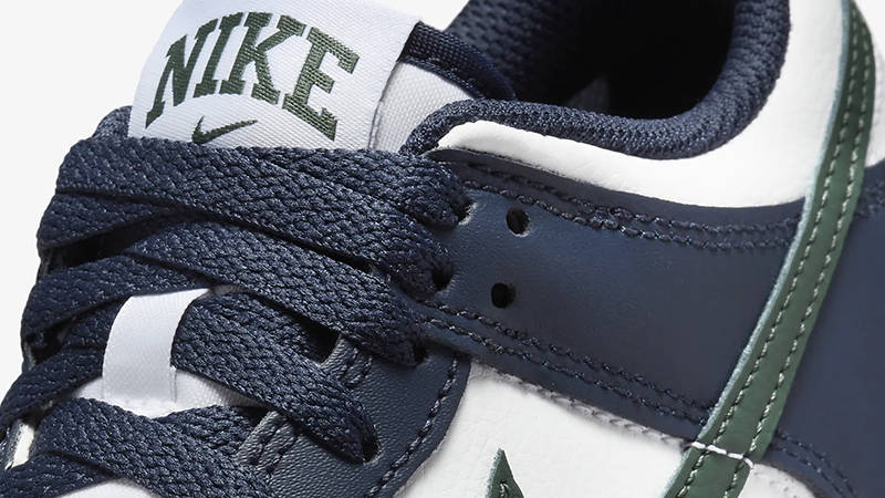 Nike Dunk Low GS Obsidian Vintage Green HF5177-400 Detail