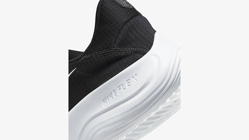 Nike Flex Experience Run 11 Black White heel