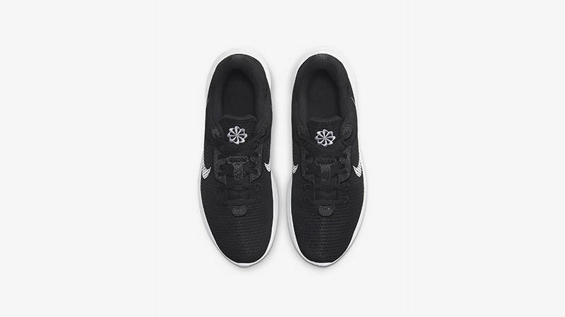 Nike Flex Experience Run 11 Black White middle