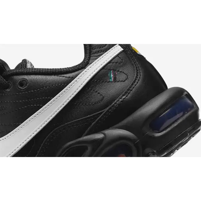 Nike SB X Supreme Zoom Blazer Mid QS2 Denim UK8 2022 Black Closeup