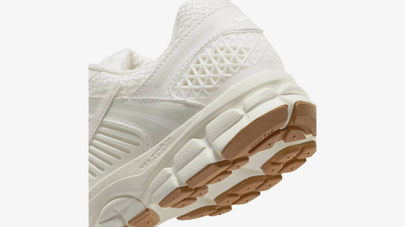 Nike Zoom Vomero 5 Sail Coconut Milk heel