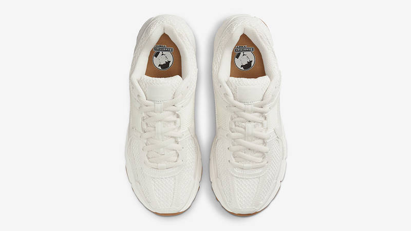 Nike Zoom Vomero 5 Sail Coconut Milk middled