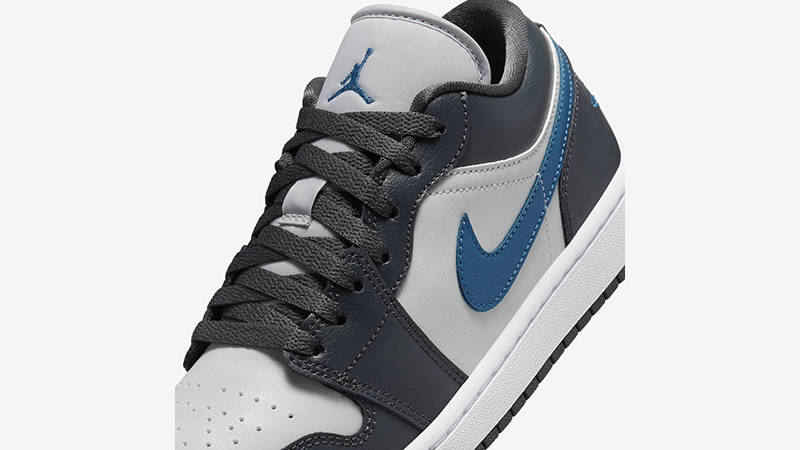 Air Jordan 1 Low Anthracite Industrial Blue lace box